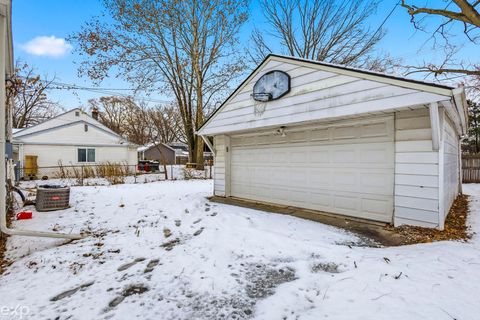 Tiny photo for 2108 E 4th Street, Royal Oak City, MI 48067 (MLS # 58050201118)