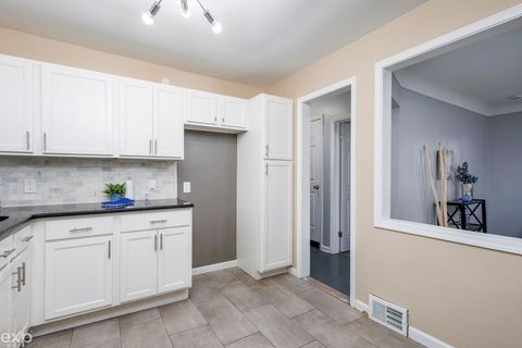 Tiny photo for 2108 E 4th Street, Royal Oak City, MI 48067 (MLS # 58050201118)