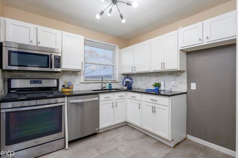 Tiny photo for 2108 E 4th Street, Royal Oak City, MI 48067 (MLS # 58050201118)