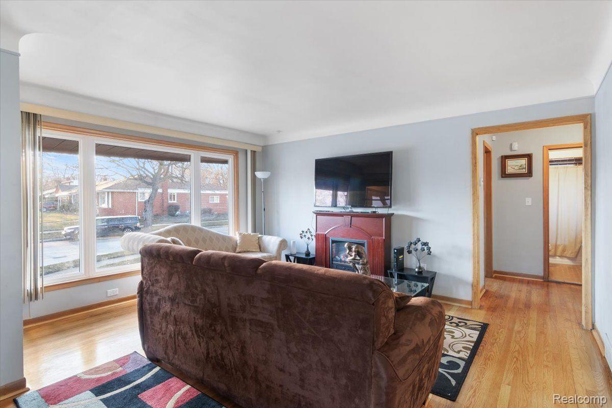 21840 E RIDGEDALE Street N