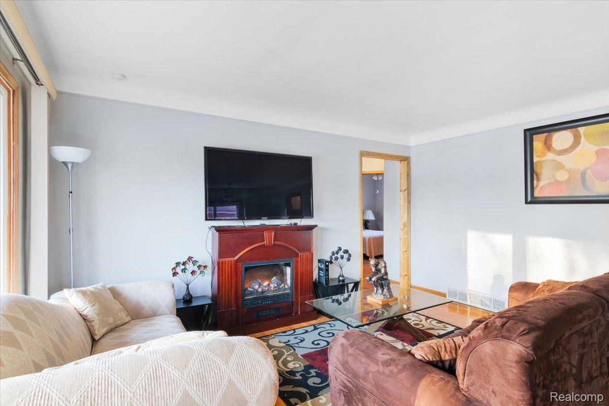 21840 E RIDGEDALE Street N