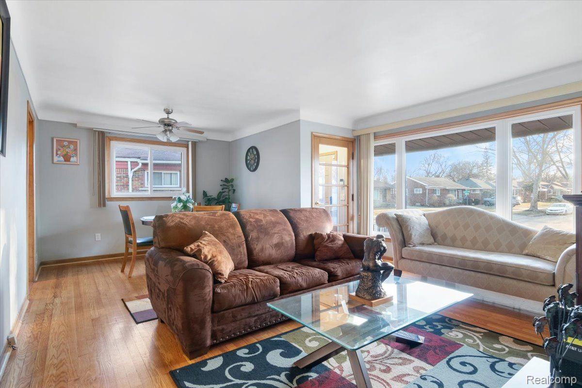 21840 E RIDGEDALE Street N