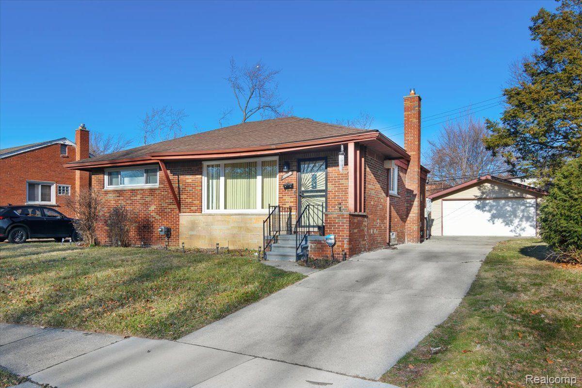 Photo 1 of 23 — 21840 E RIDGEDALE Street N, Oak Park City, MI 48237