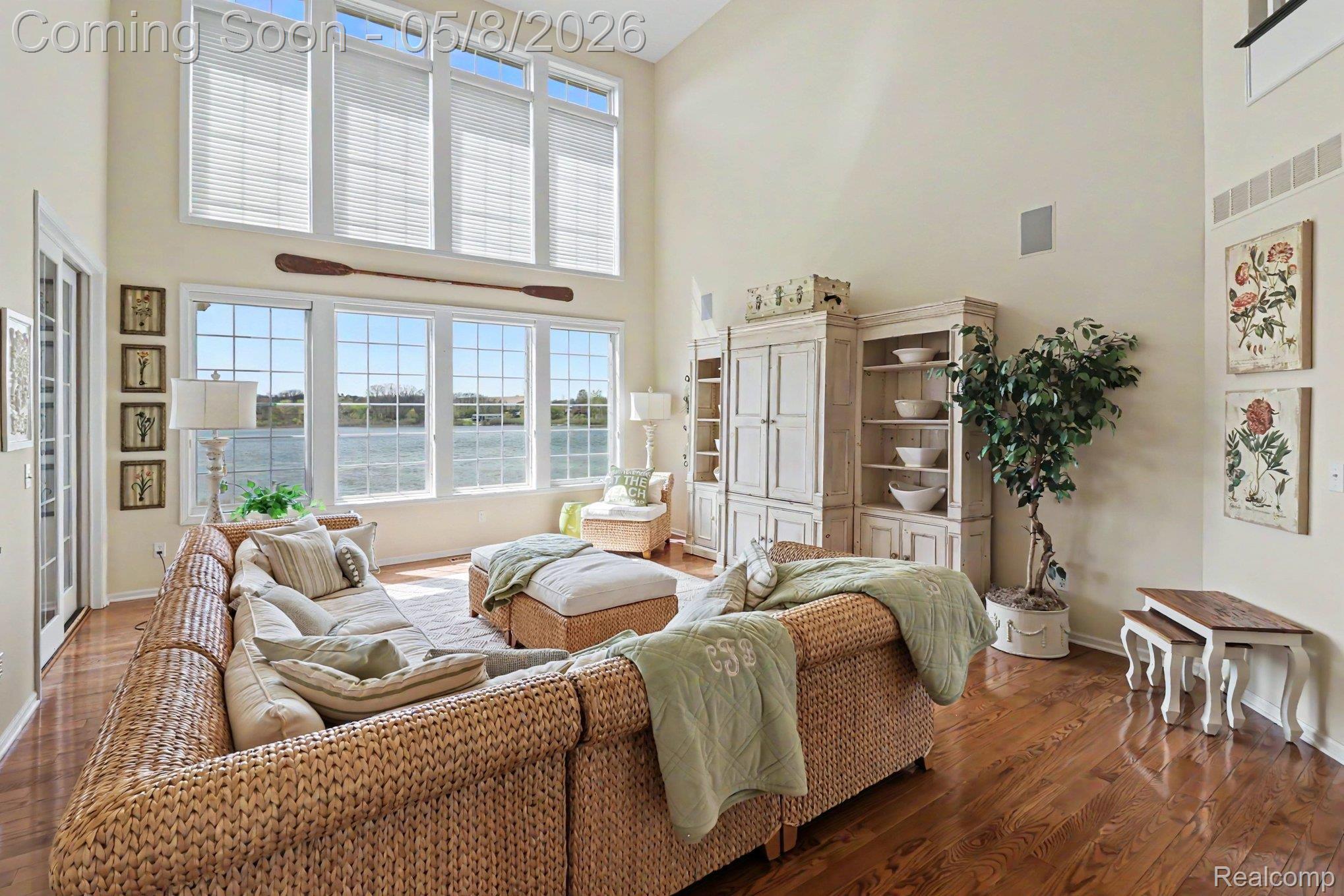7381 Pine Vista Drive