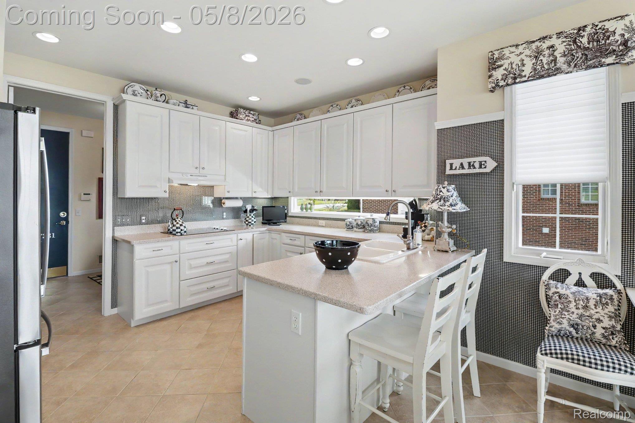 7381 Pine Vista Drive