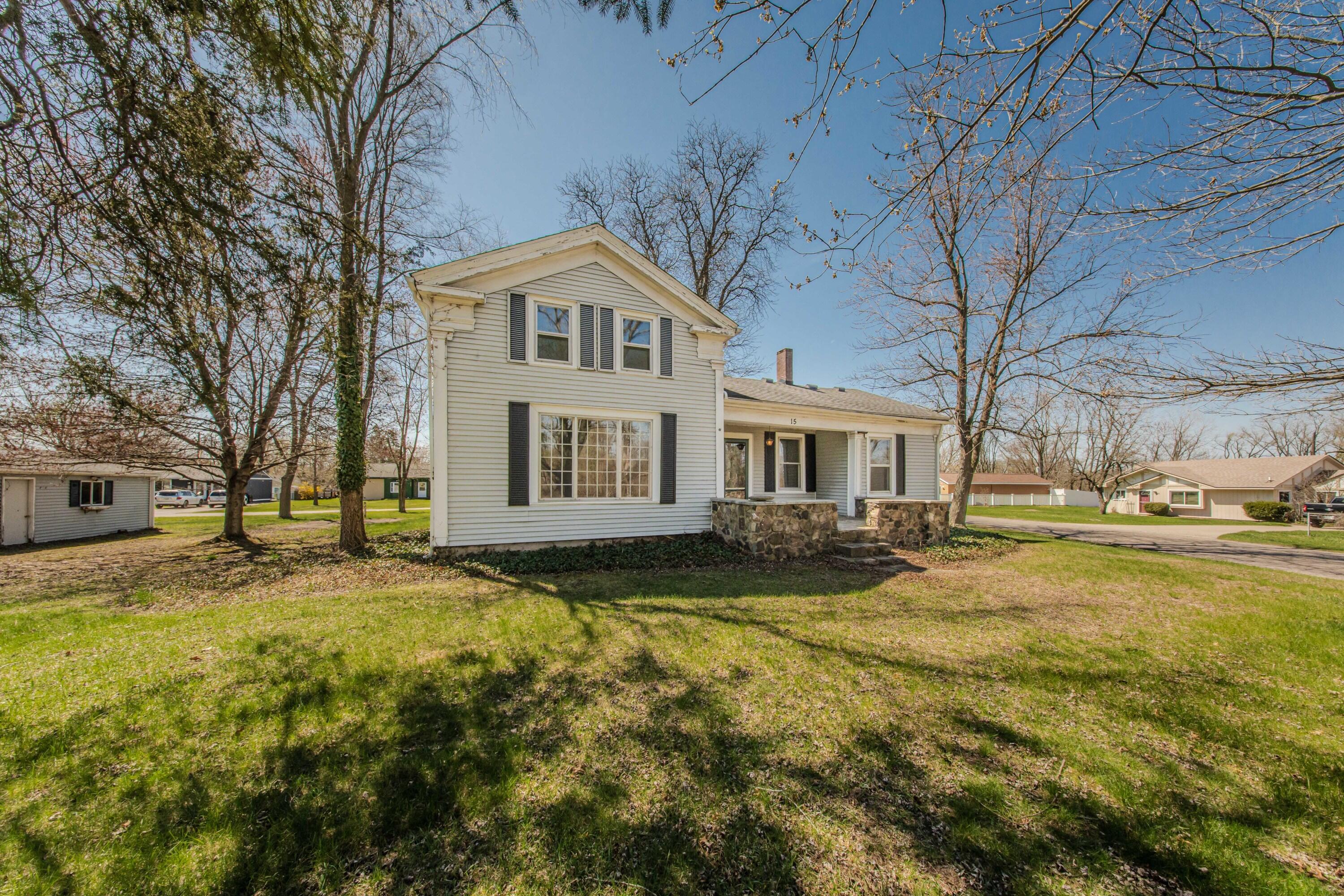 15 Clayburn Boulevard