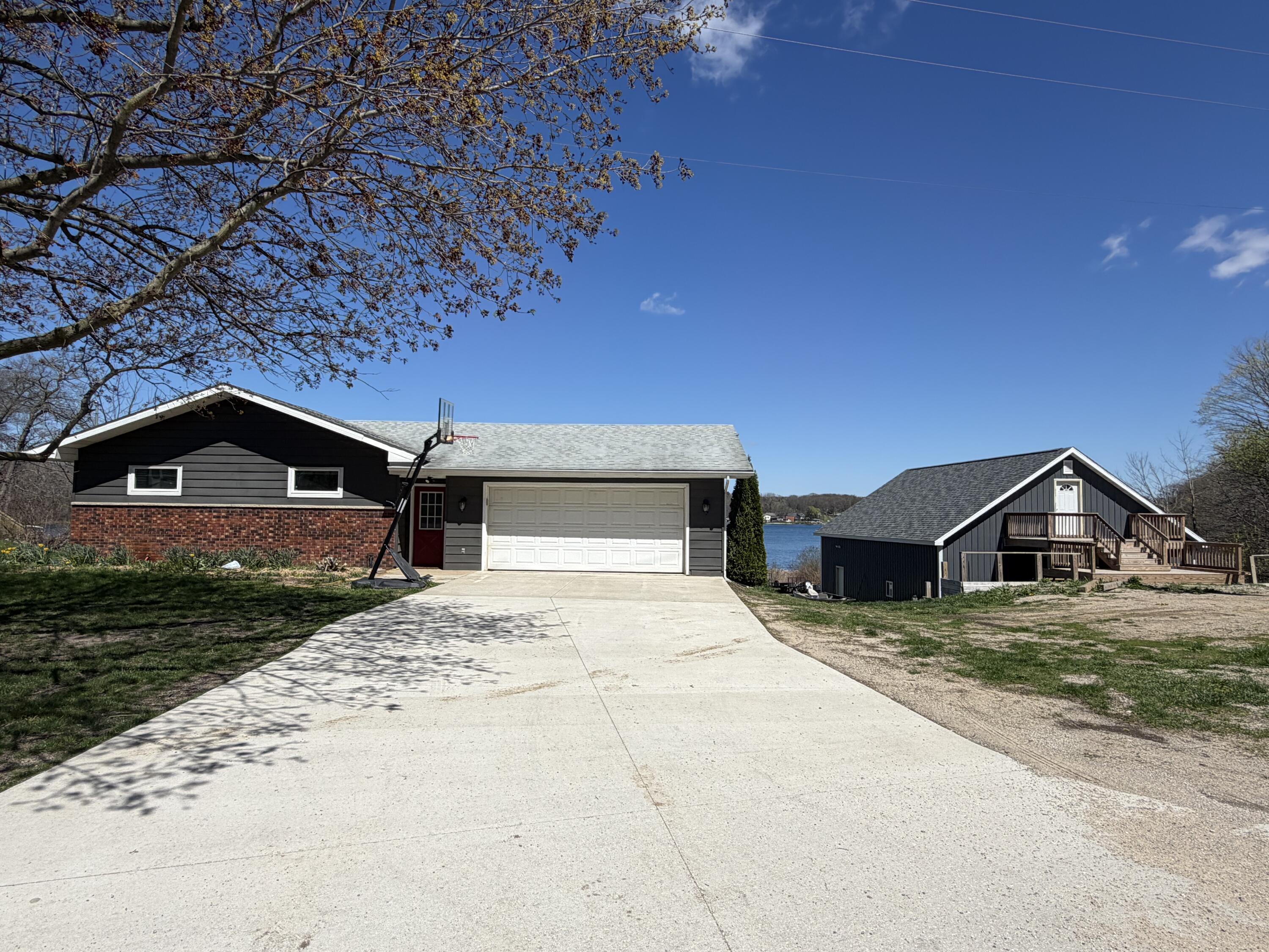 5264 Guernsey Lake Road