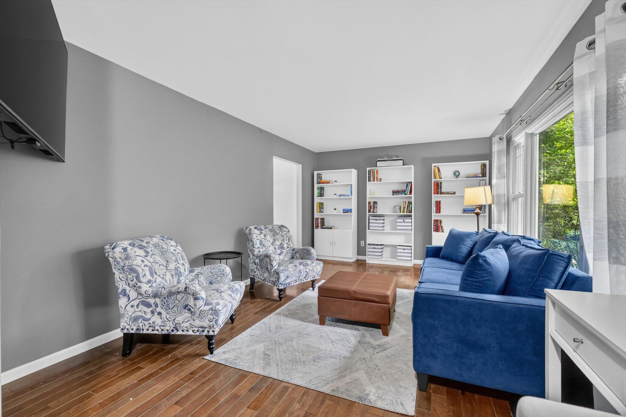 2731 Valley Drive
