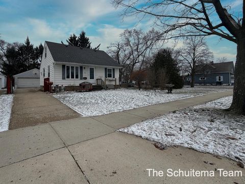 388 W 21st Street Holland City MI 49423