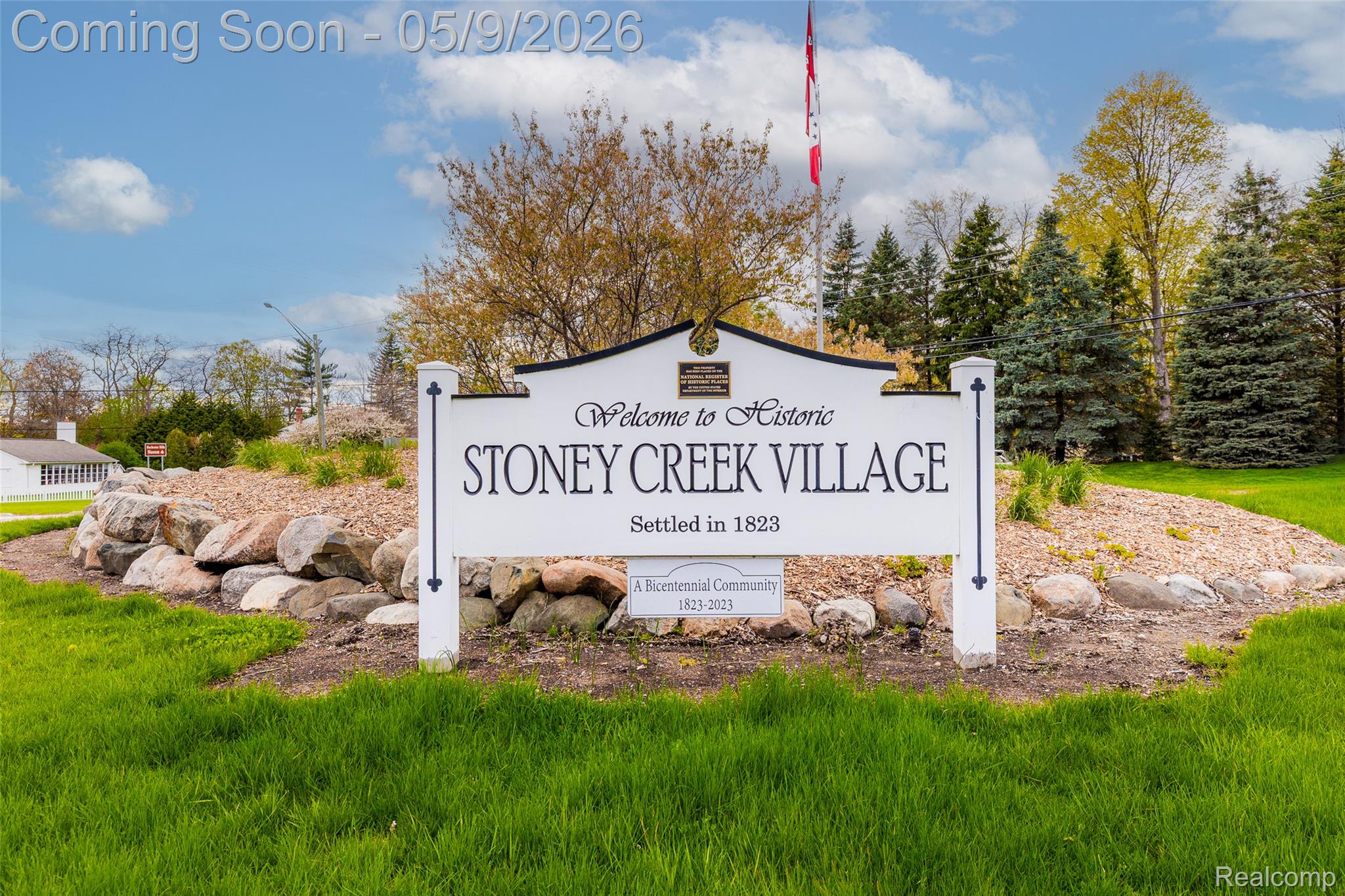 1081 E Tienken Road N