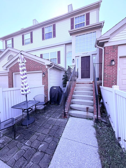 Photo of 49647 Draper Circle, Plymouth Charter Township, MI 48170 (MLS # 81026053541)
