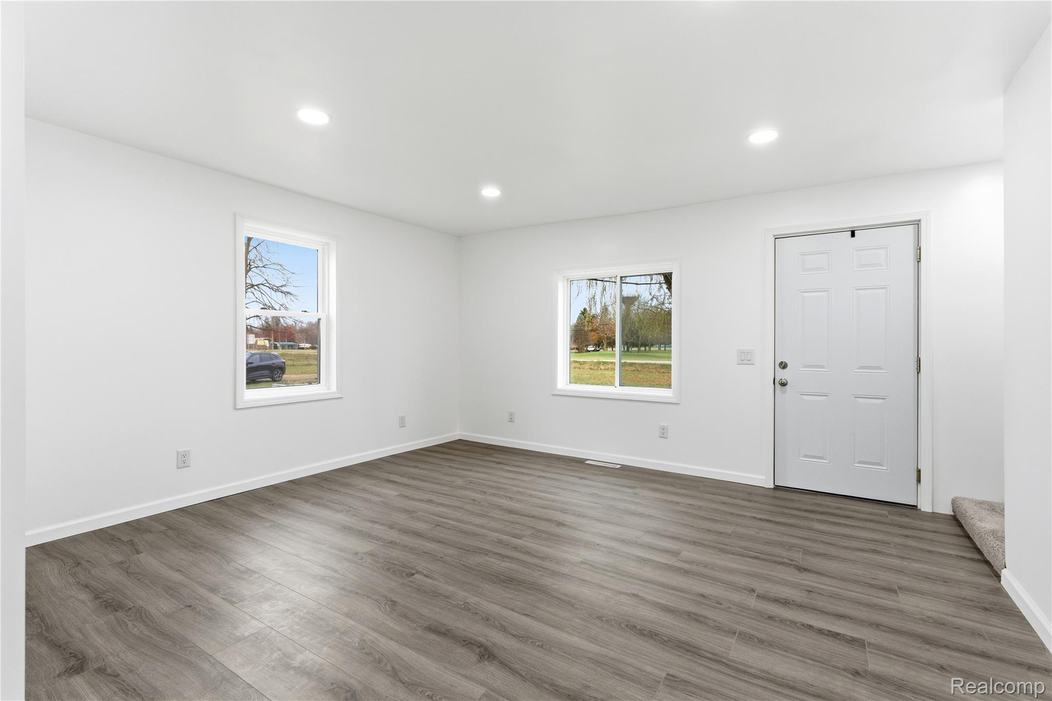 6845 N Monroe Street