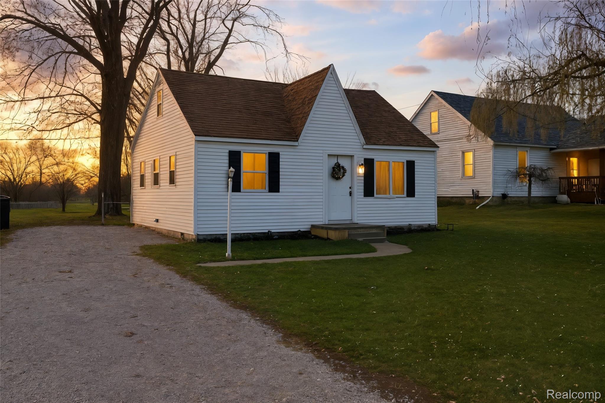 6845 N Monroe Street