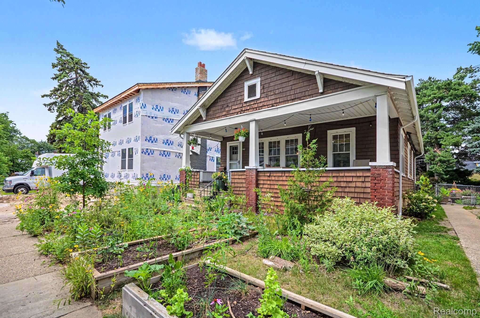 440 W Saratoga Street
