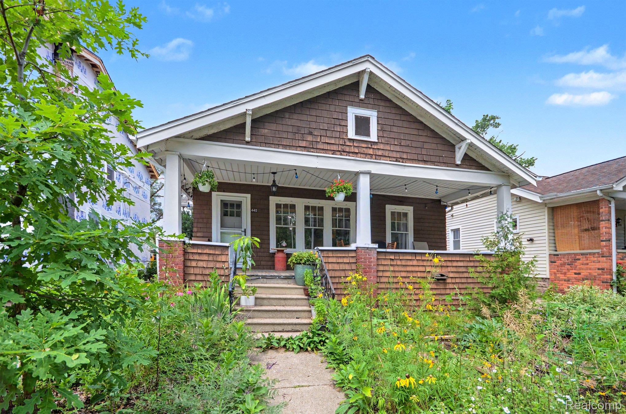440 W Saratoga Street