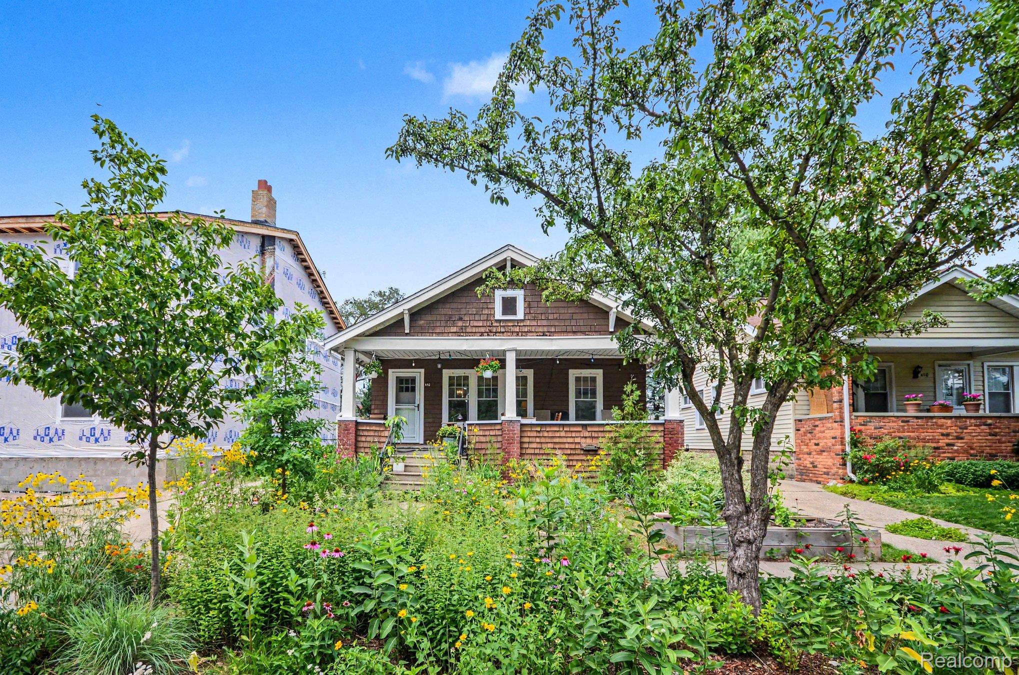 440 W Saratoga Street