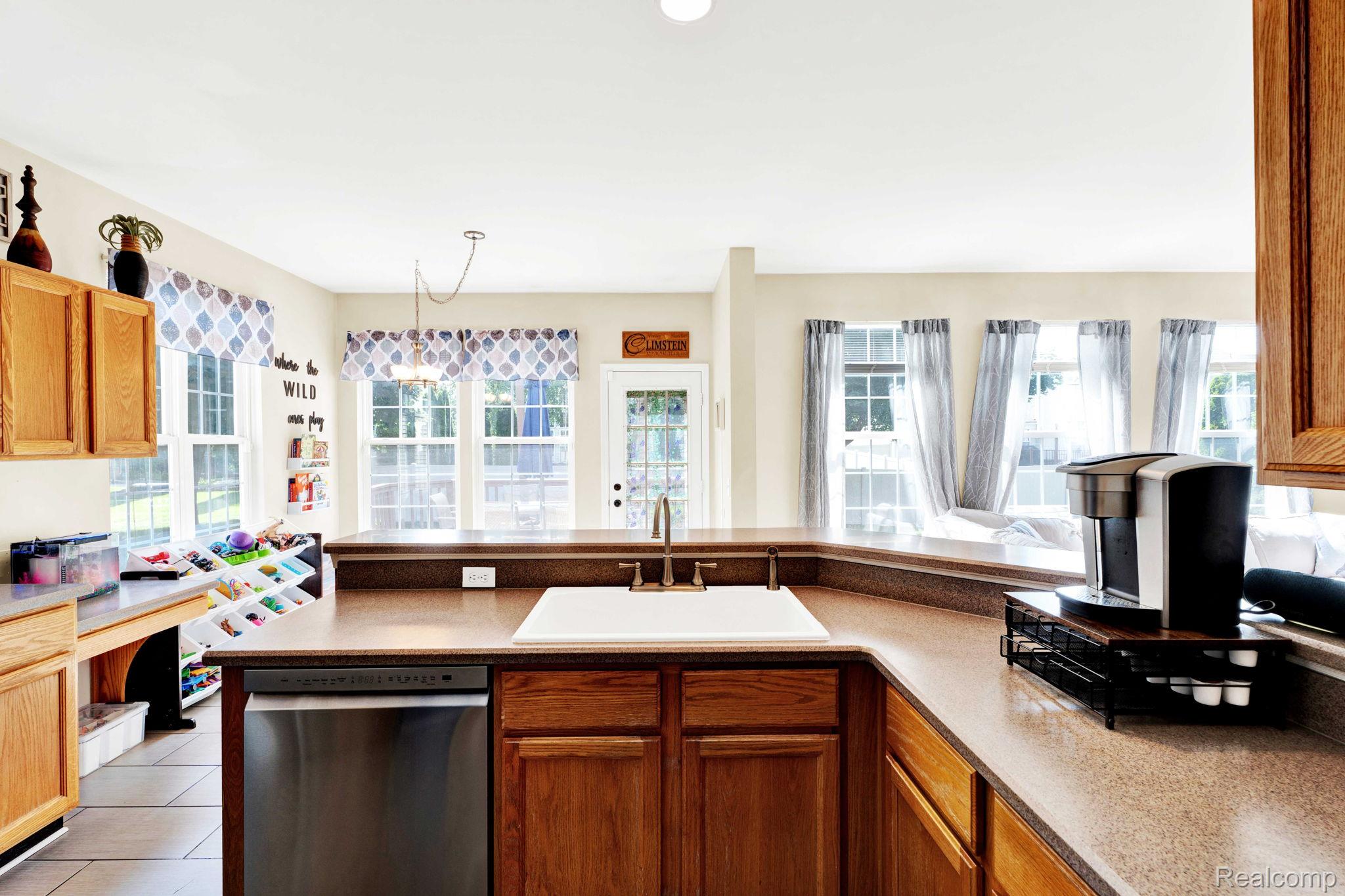 Westland City, Michigan 48185, United States, 3 Bedrooms Bedrooms, ,3 BathroomsBathrooms,Residential,Active,167209