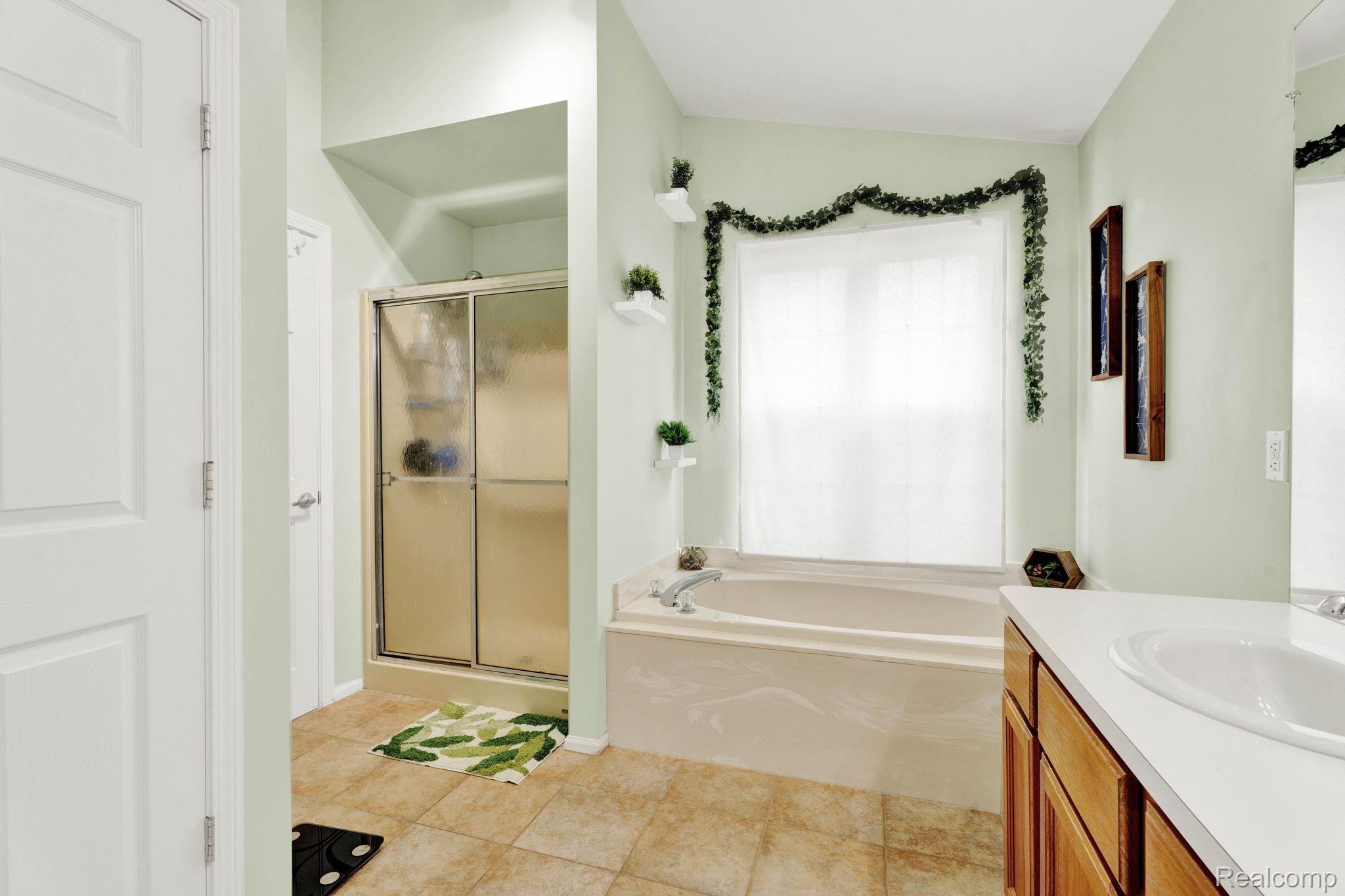 Westland City, Michigan 48185, United States, 3 Bedrooms Bedrooms, ,3 BathroomsBathrooms,Residential,Active,167209