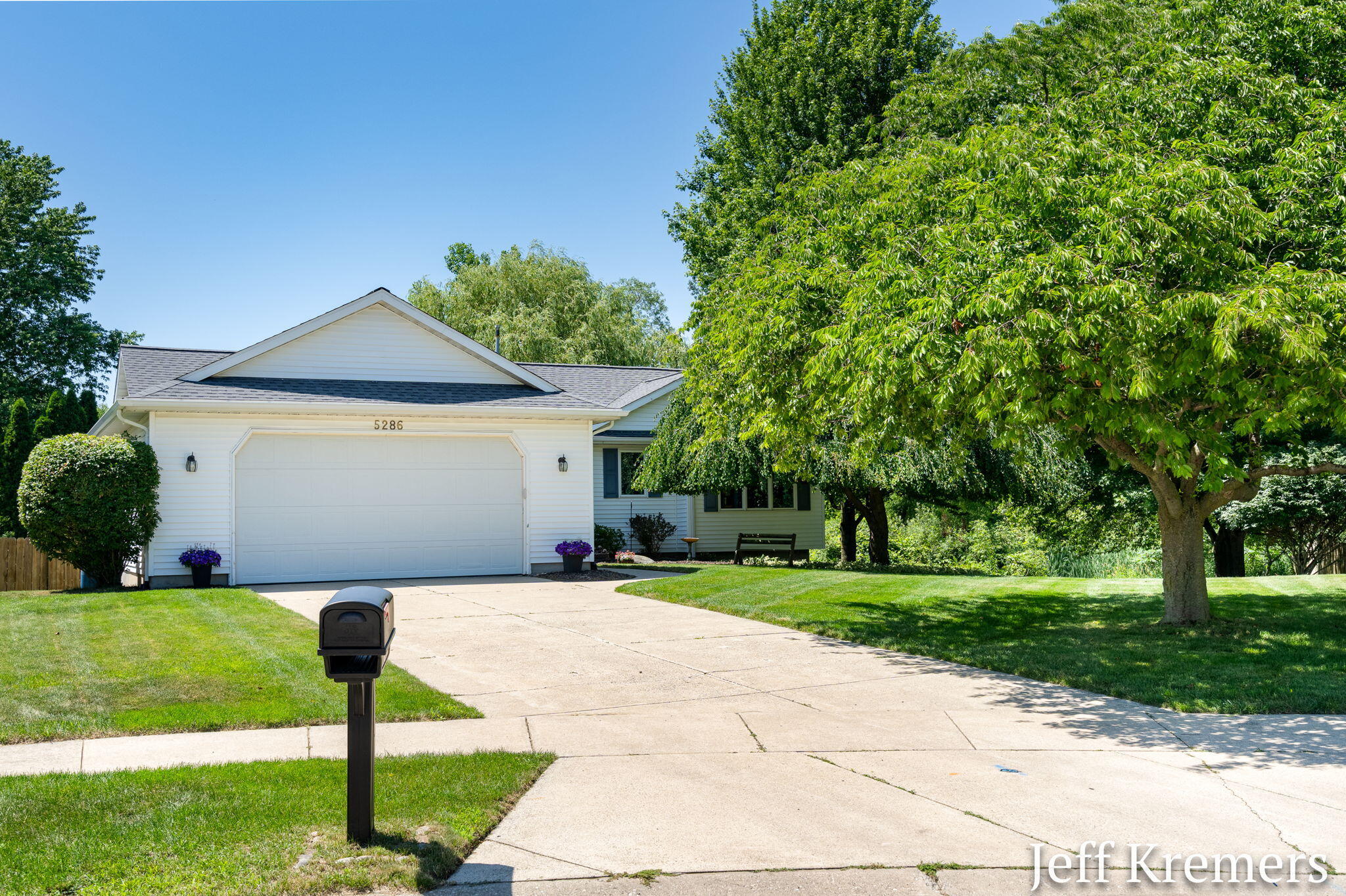 5286 Debbie Court SW