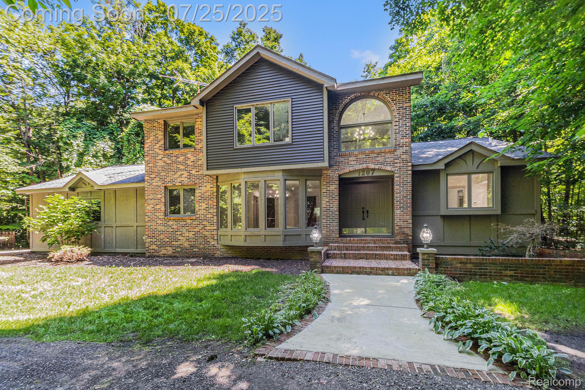 1207 Sugarbush Drive
