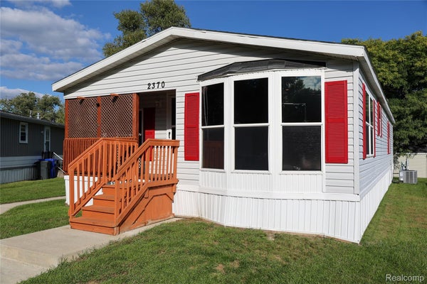 2370 N DUNDEE CT, HIGHLAND, MI 48034 - Image 13ab9a0c79108fd4e764bf9ea6b2f964/1226988642