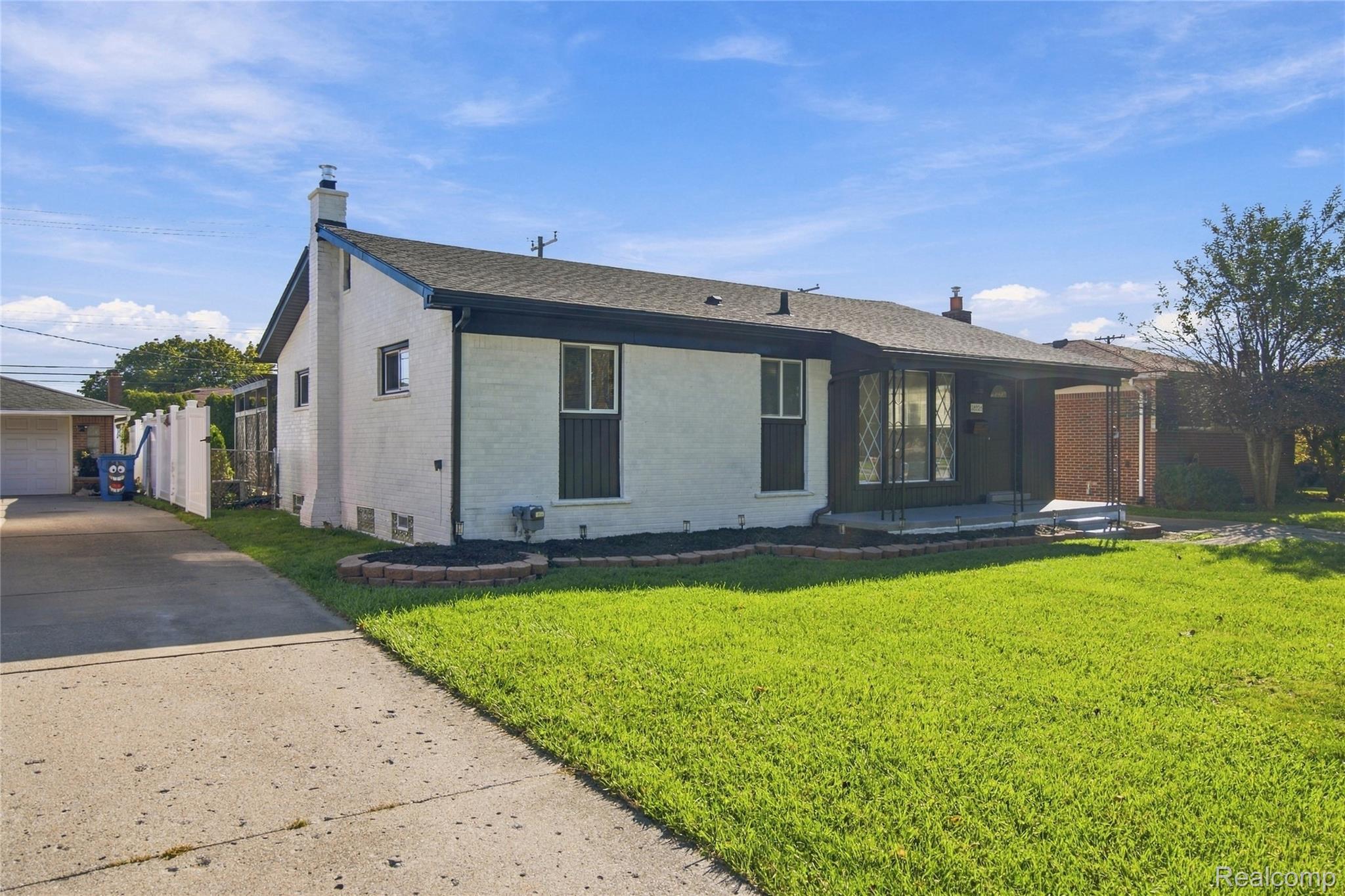 28326 Los Olas Drive