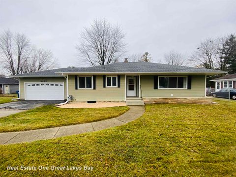 2470 Linda Avenue Saginaw Charter Township MI 48603