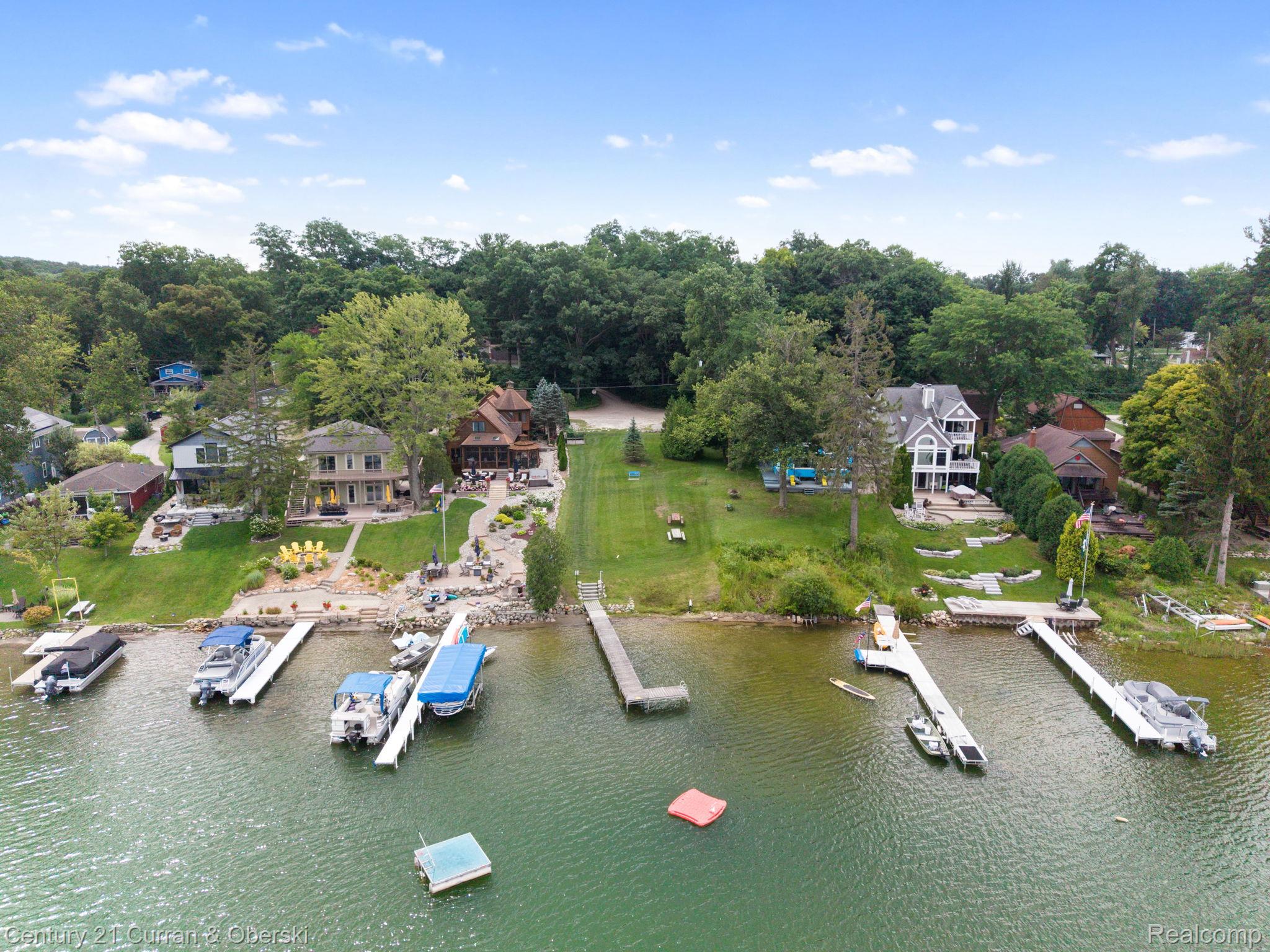 10492 Lake Shore Drive