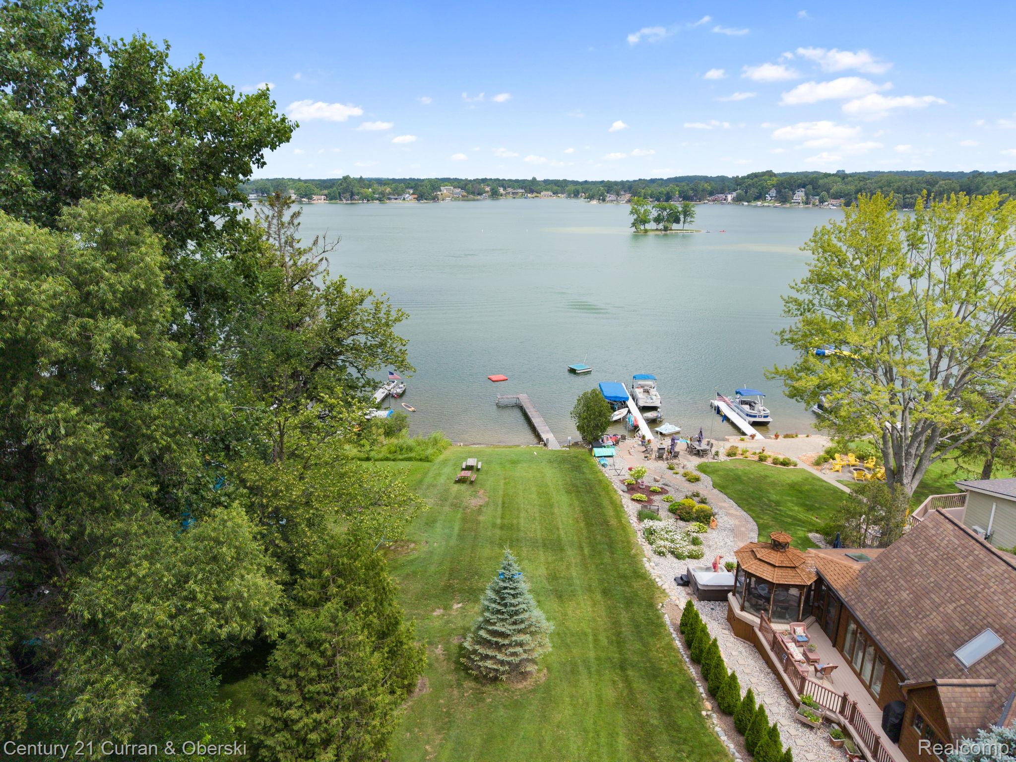 10492 Lake Shore Drive