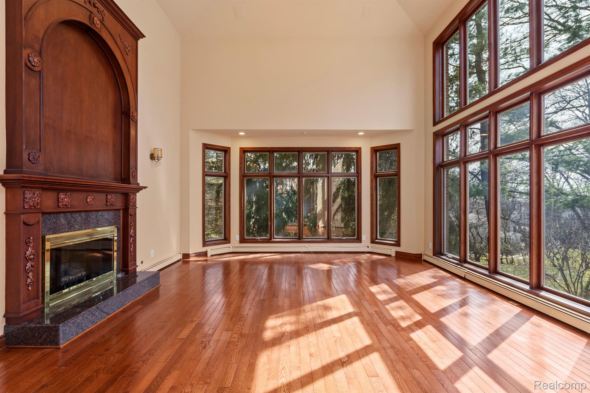 5148 CREST KNOLLS
