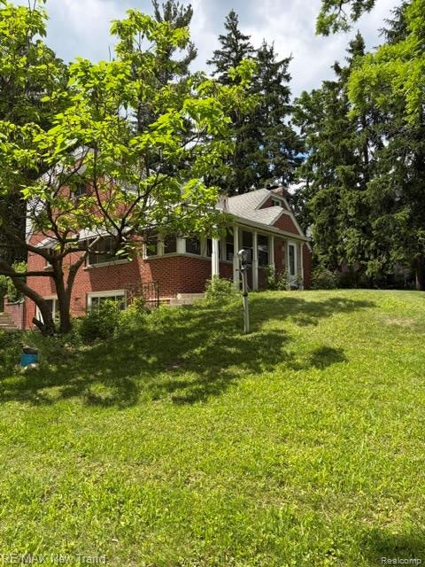 8715 N Wayne Road