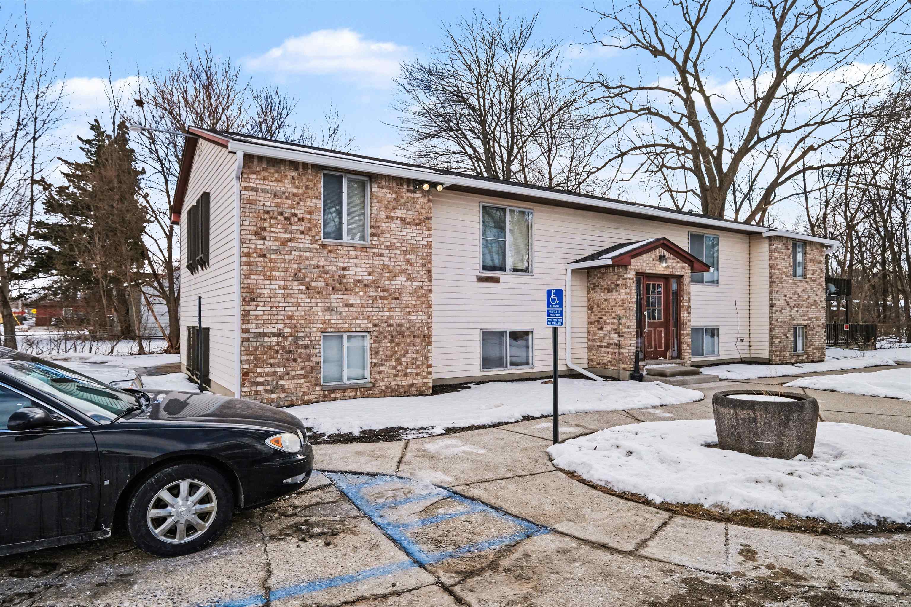 3377 W Vienna  Apt. A Road