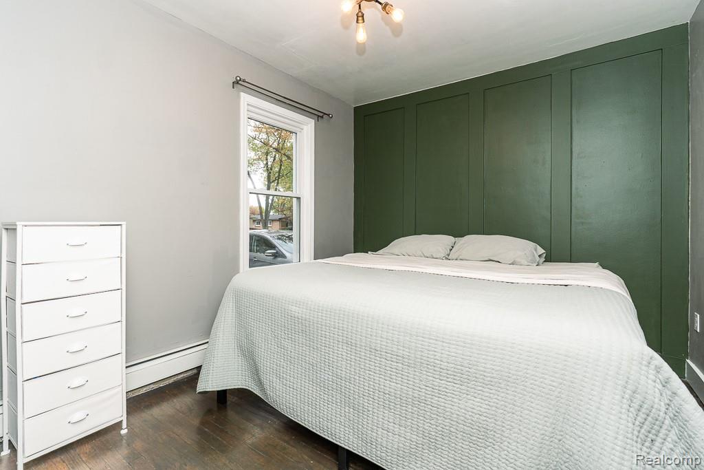 St Clair Shores City, Michigan 48082, United States, 4 Bedrooms Bedrooms, ,2 BathroomsBathrooms,Residential,Pending,237287