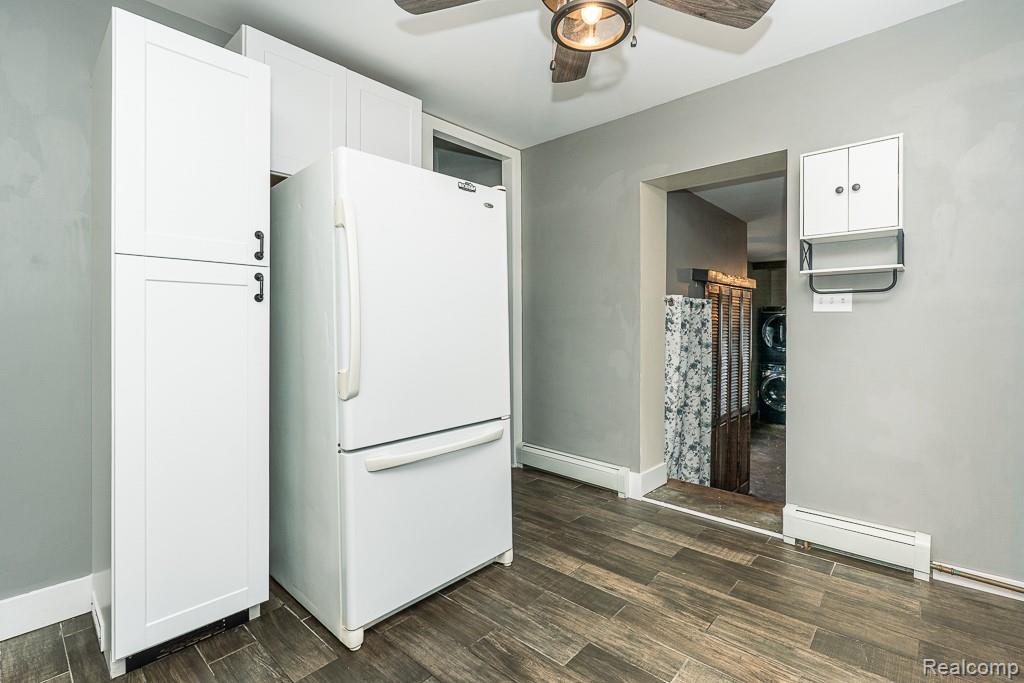 St Clair Shores City, Michigan 48082, United States, 4 Bedrooms Bedrooms, ,2 BathroomsBathrooms,Residential,Pending,237287