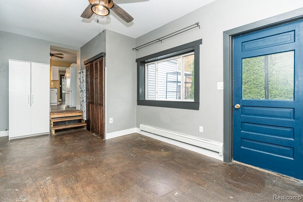 St Clair Shores City, Michigan 48082, United States, 4 Bedrooms Bedrooms, ,2 BathroomsBathrooms,Residential,Pending,237287