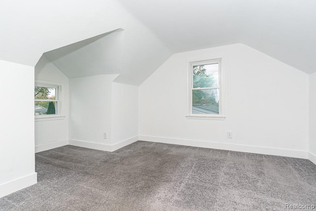 St Clair Shores City, Michigan 48082, United States, 4 Bedrooms Bedrooms, ,2 BathroomsBathrooms,Residential,Pending,237287