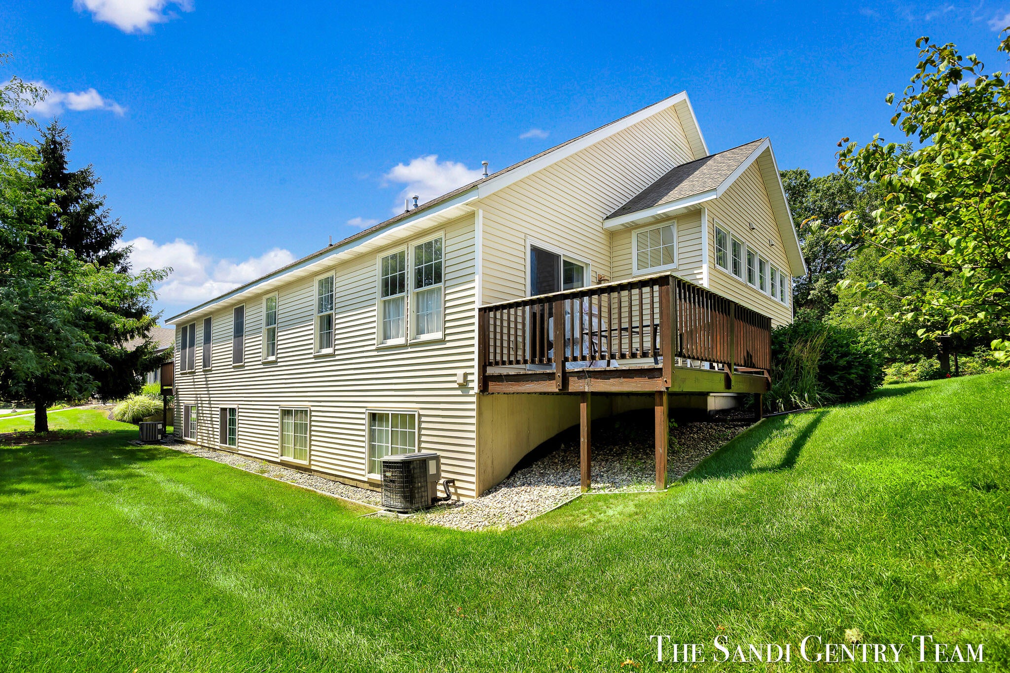 17644 Dustin Drive 16