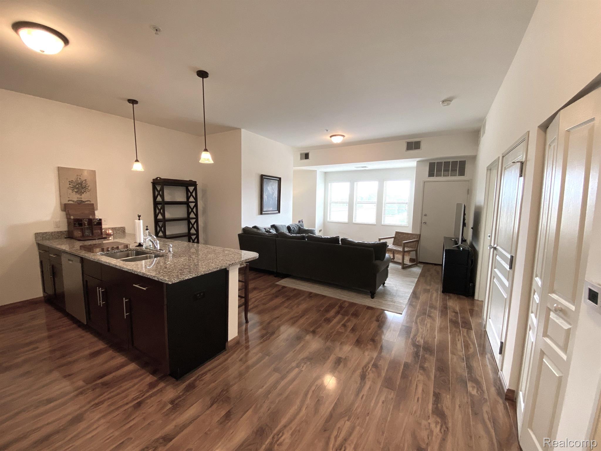 134 N LEROY Street 406