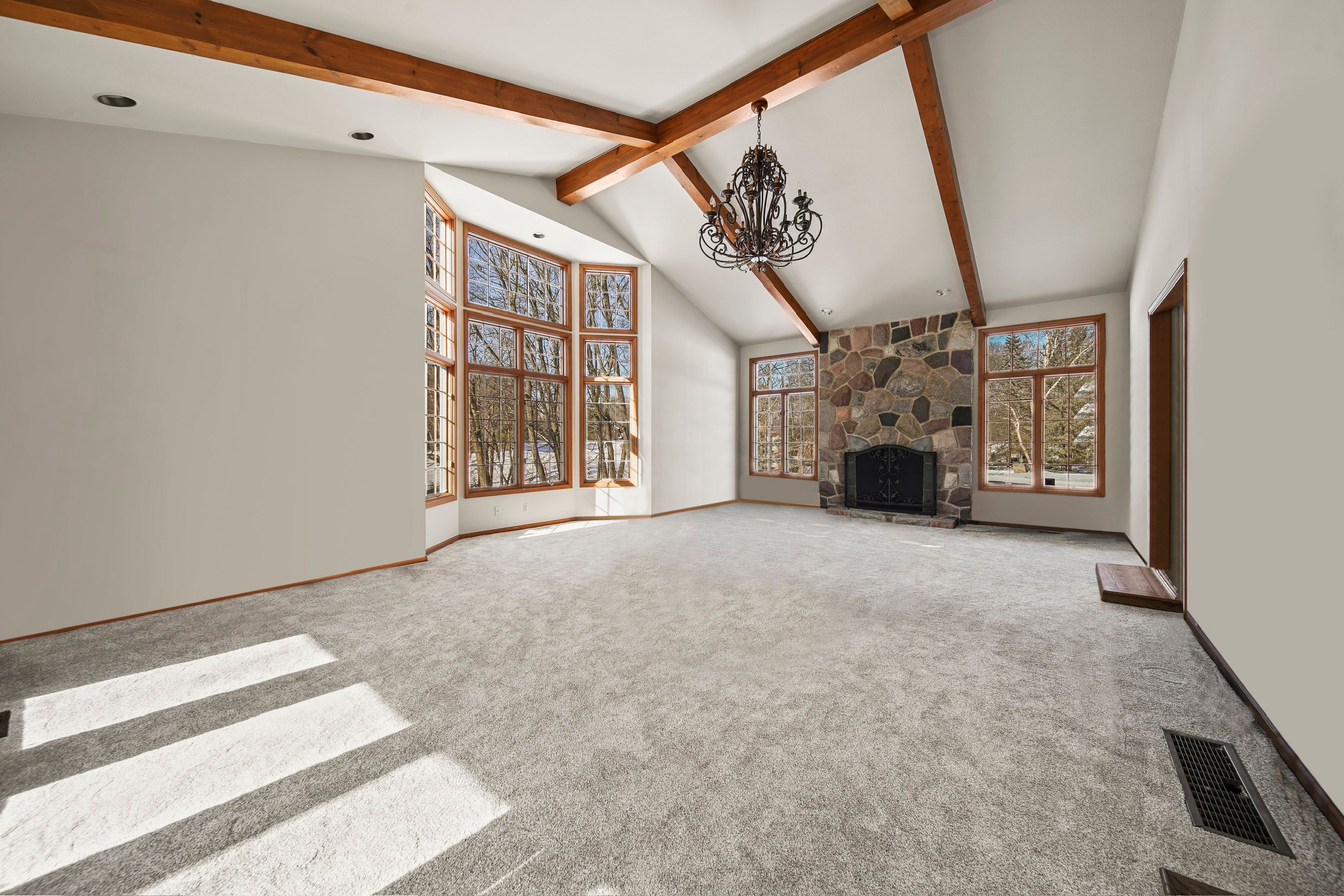 561 VALLEY Drive