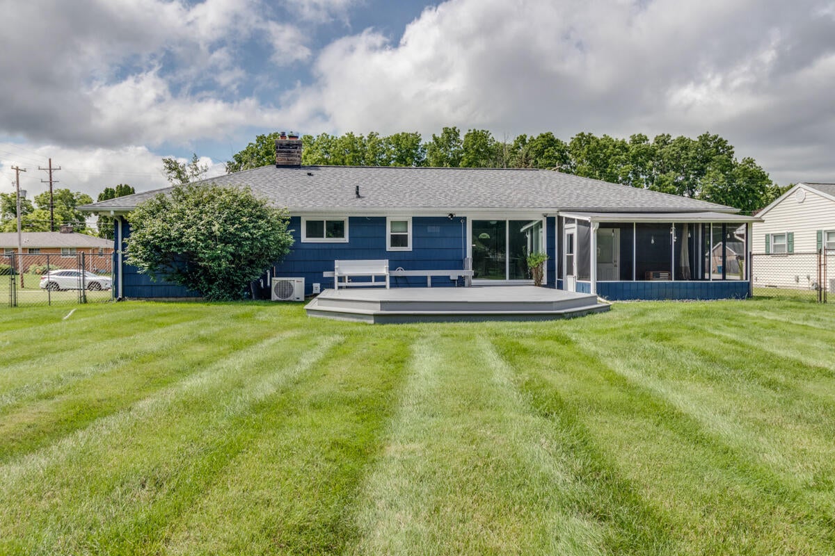 344 Lakeshore Drive