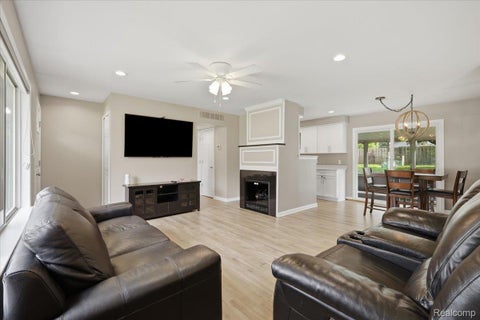 Tiny photo for 6641 Manson Drive, Waterford Charter Township, MI 48329 (MLS # 20261072122)