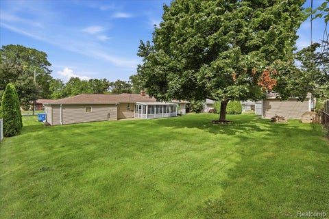 Tiny photo for 6641 Manson Drive, Waterford Charter Township, MI 48329 (MLS # 20261072122)