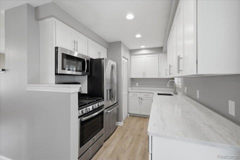Tiny photo for 6641 Manson Drive, Waterford Charter Township, MI 48329 (MLS # 20261072122)