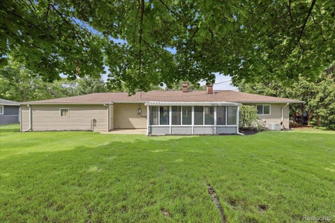 Tiny photo for 6641 Manson Drive, Waterford Charter Township, MI 48329 (MLS # 20261072122)