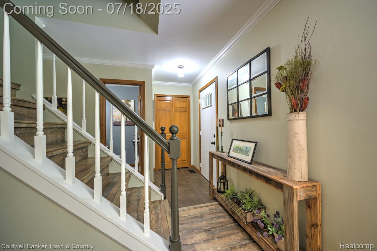 978 Oak Ridge Circle