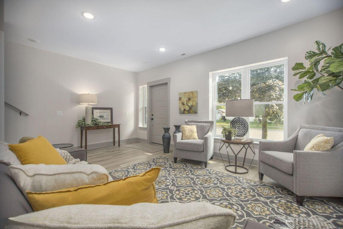 328 Maple Avenue