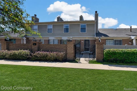 Photo of 31228 Country Bluff, Farmington Hills City, MI 48331 (MLS # 20261064446)