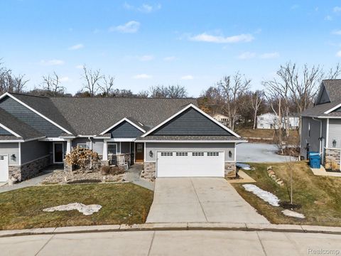 Photo of 13332 Julie Anne Court, Fenton Charter Township, MI 48430 (MLS # 20261009562)