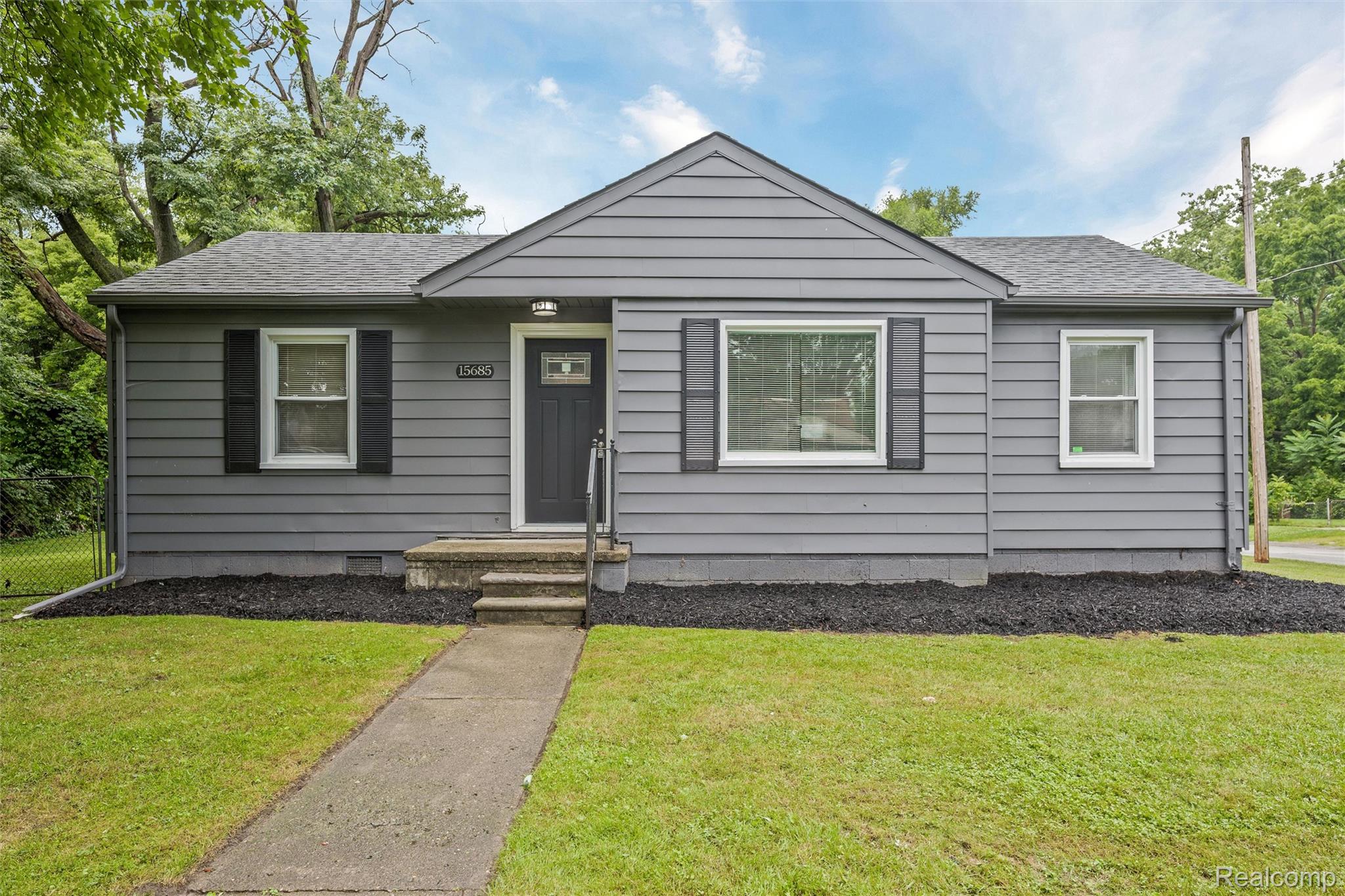 15685 Lenore