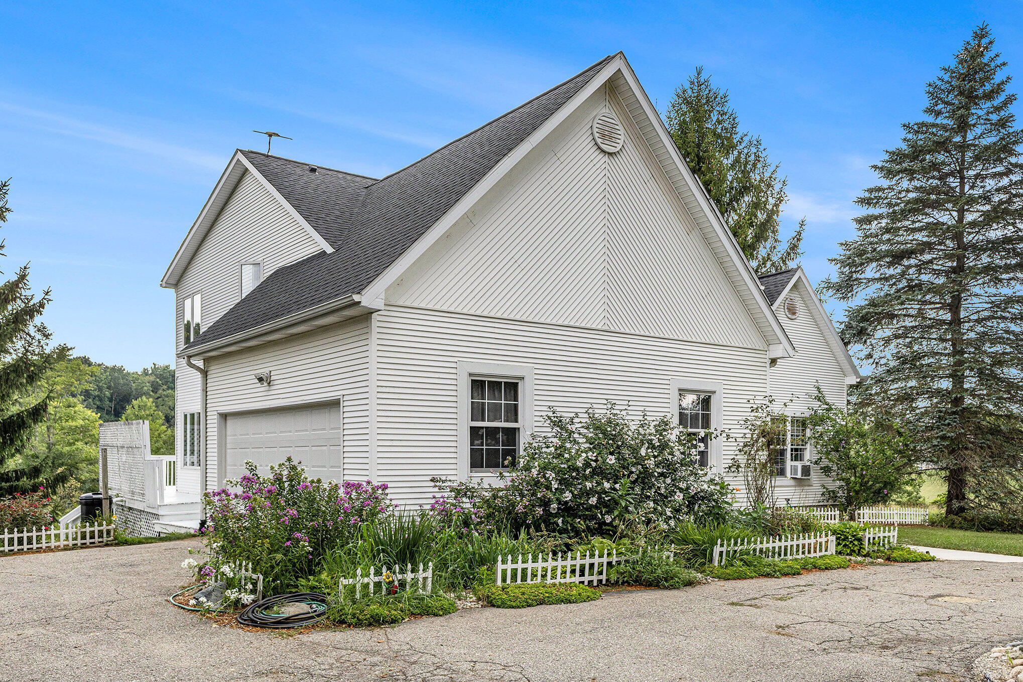 15195 Waterloo Munith Road